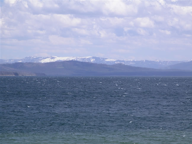 images/Yellowstone Lake (7).jpg